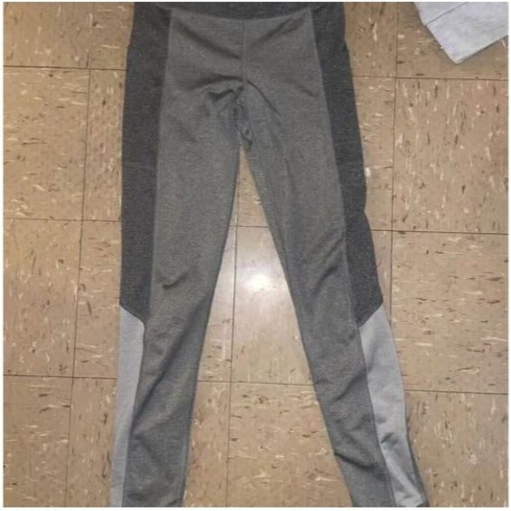 Mid Rise Tritone Gray Heathered Leggings, size XS